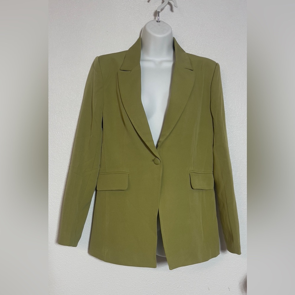 Green Tailored Blazer with Notched Lapels